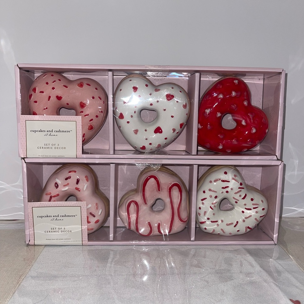 Cupcakes and Cashmere Heart-Shaped Ceramic Donuts Decor Set